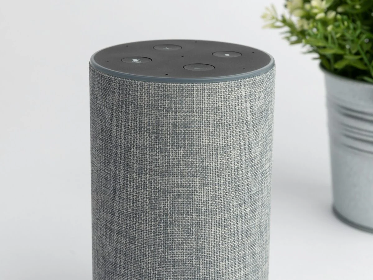 Alexa, Siri, Home — kterou z nich váš dům opravdu rozumí?